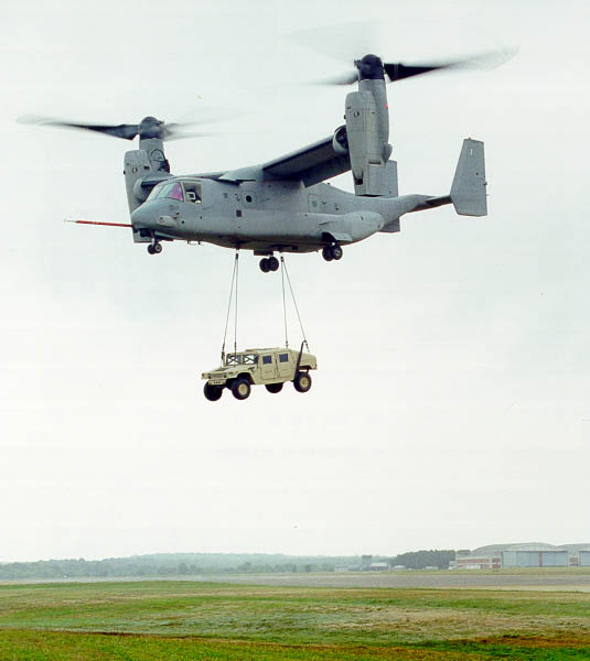 V22 lifting HMMWV